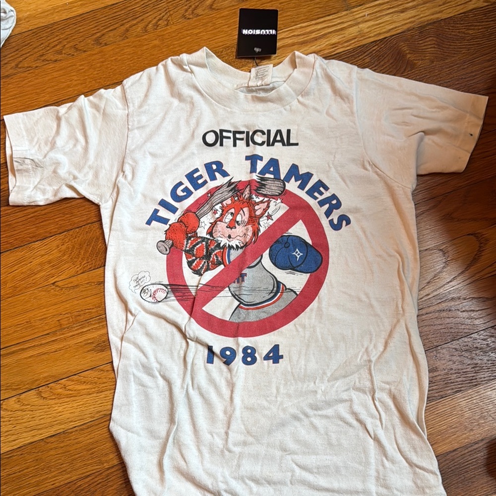 White Tiger Tamers Kids vintage 1984 T-Shirt